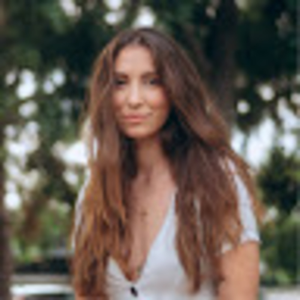 Meet your Posher, Julia